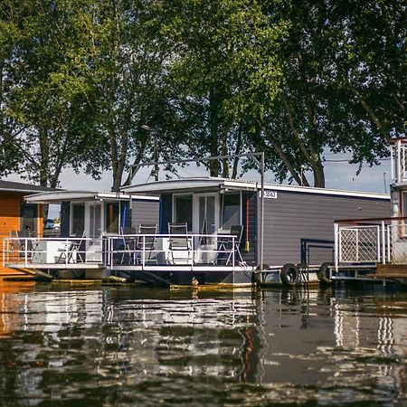 Lakohajo, Uszohaz - Tisza-To Hotel Tiszafüred Eksteriør billede