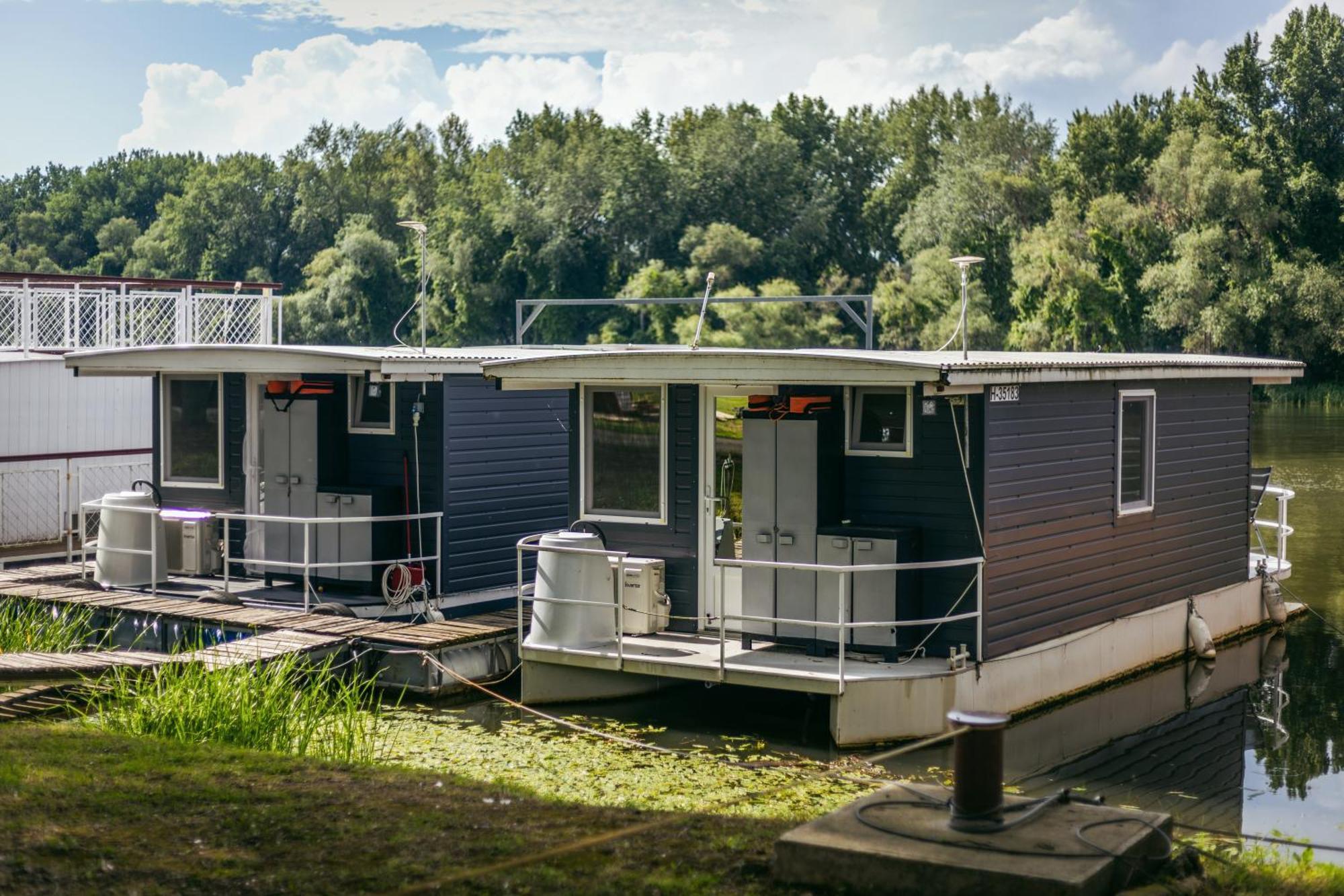 Lakohajo, Uszohaz - Tisza-To Hotel Tiszafüred Eksteriør billede